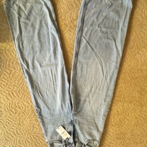 👖 ZARA Light Wash Straight-Leg Jeans – NWT – Size 8